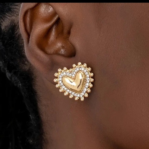 Heart burst earrings - stud style - gold plated cute design - new - Picture 2 of 3